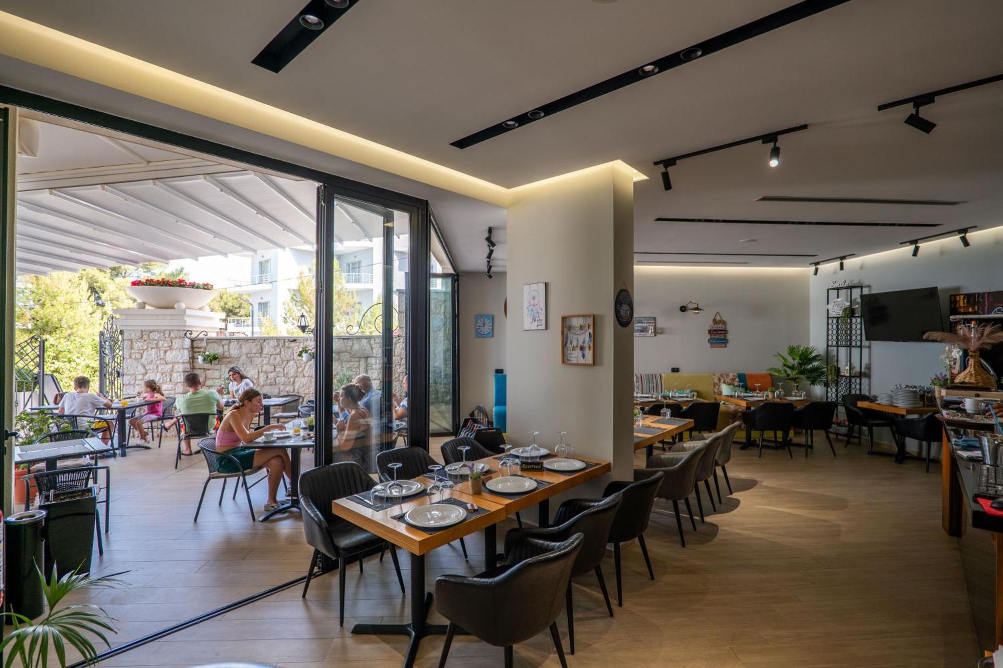Ami Mar Hotel Saranda Zewnętrze zdjęcie